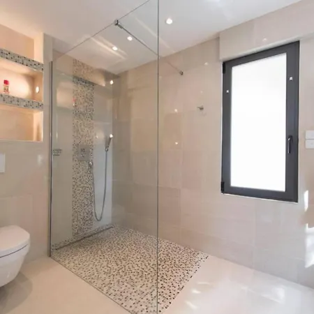 Spacious House With Pool - Near Saint-Raphaël