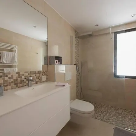 Holiday home Spacious House With Pool - Near Beach *