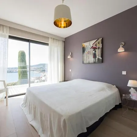 Holiday home Spacious House With Pool - Near Beach *