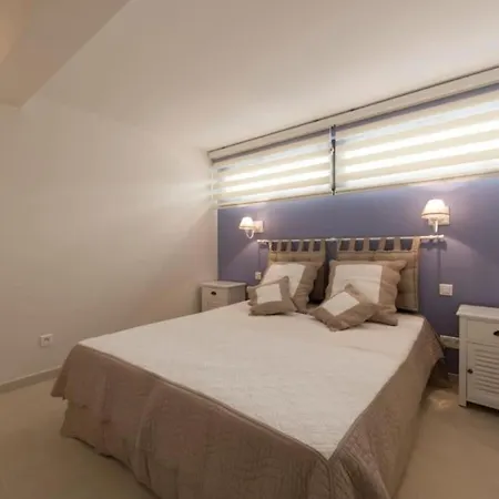 Spacious House With Pool - Near Beach Holiday home *